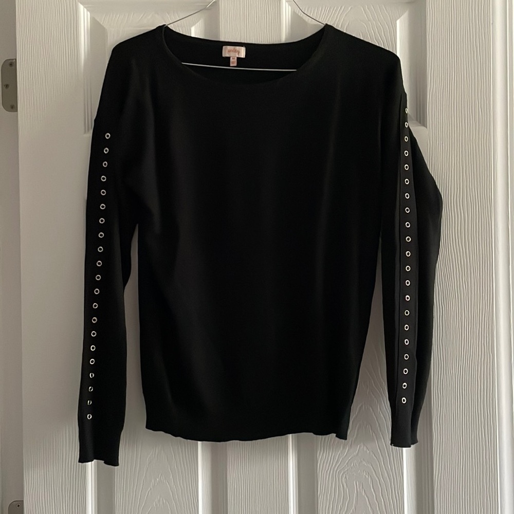 Sweater - Picture 1 of 3